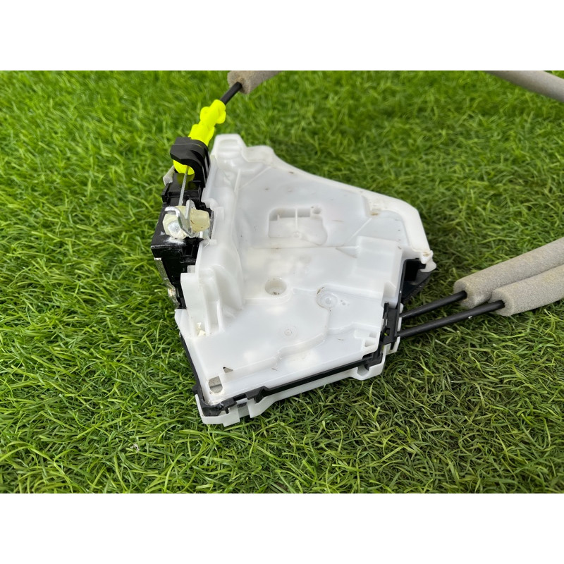 Замок дверей (кузов і елементи) Nissan Rogue T33 2023 1.5 KR15DDT 805006RR0A