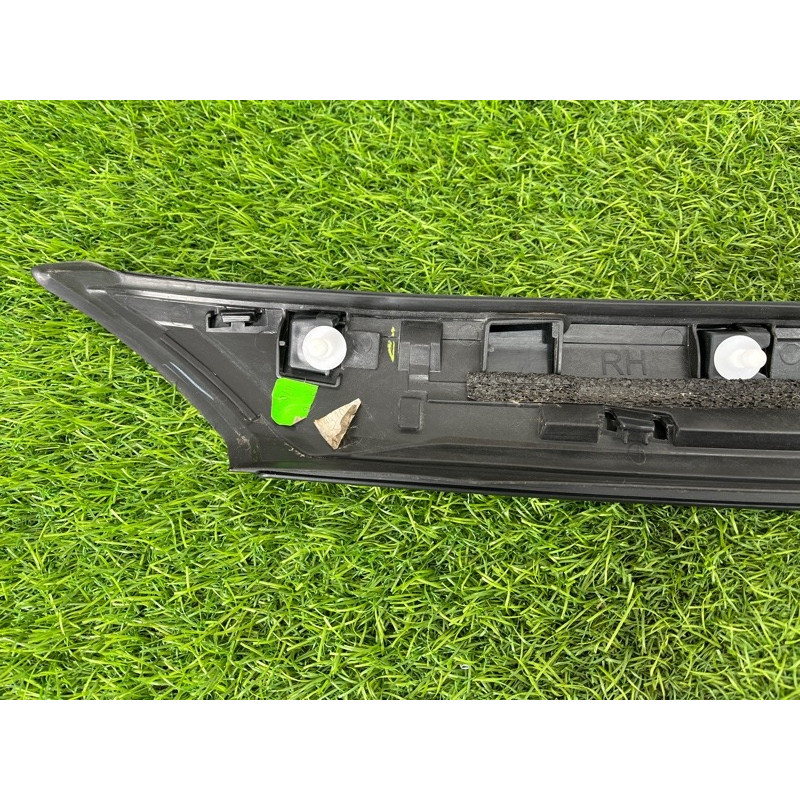 Накладка стійки лобового скла (кузов і елементи) Nissan Rogue T33 2023 1.5 KR15DDT 768366RR0B