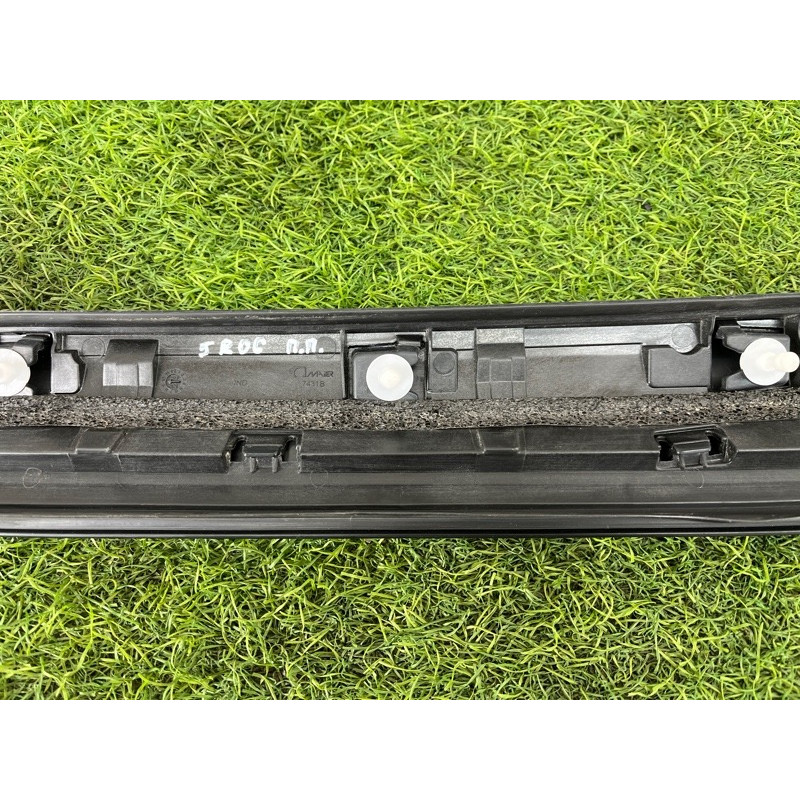 Накладка стійки лобового скла (кузов і елементи) Nissan Rogue T33 2023 1.5 KR15DDT 768366RR0B