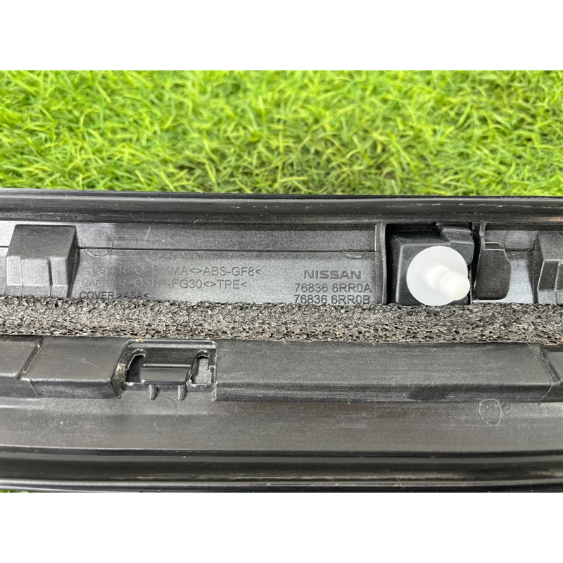 Накладка стійки лобового скла (кузов і елементи) Nissan Rogue T33 2023 1.5 KR15DDT 768366RR0B