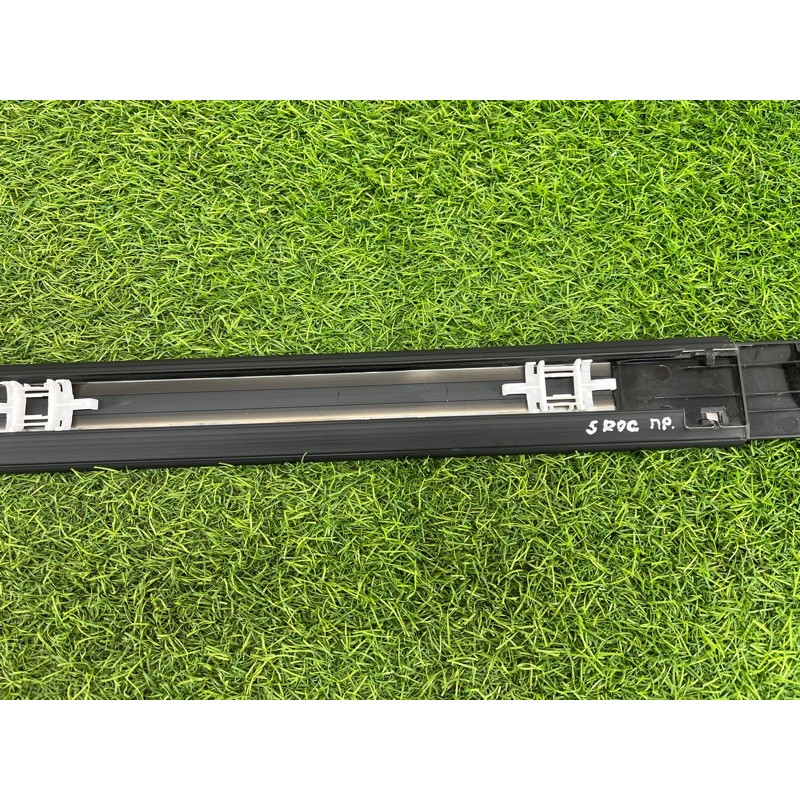 Молдинг на дах (кузов і елементи) Nissan Rogue T33 2023 1.5 KR15DDT 738526RA0A