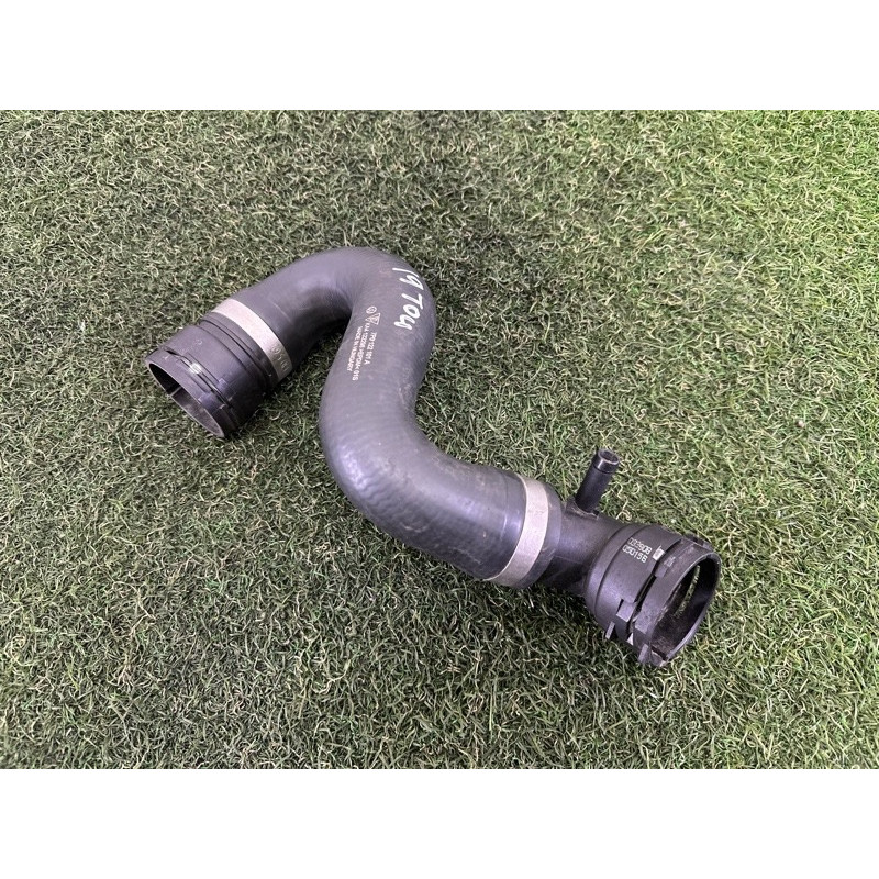 Патрубок (система охлаждения) Volkswagen Touareg NF 2013 3.0 Hybrid 7P0122101A