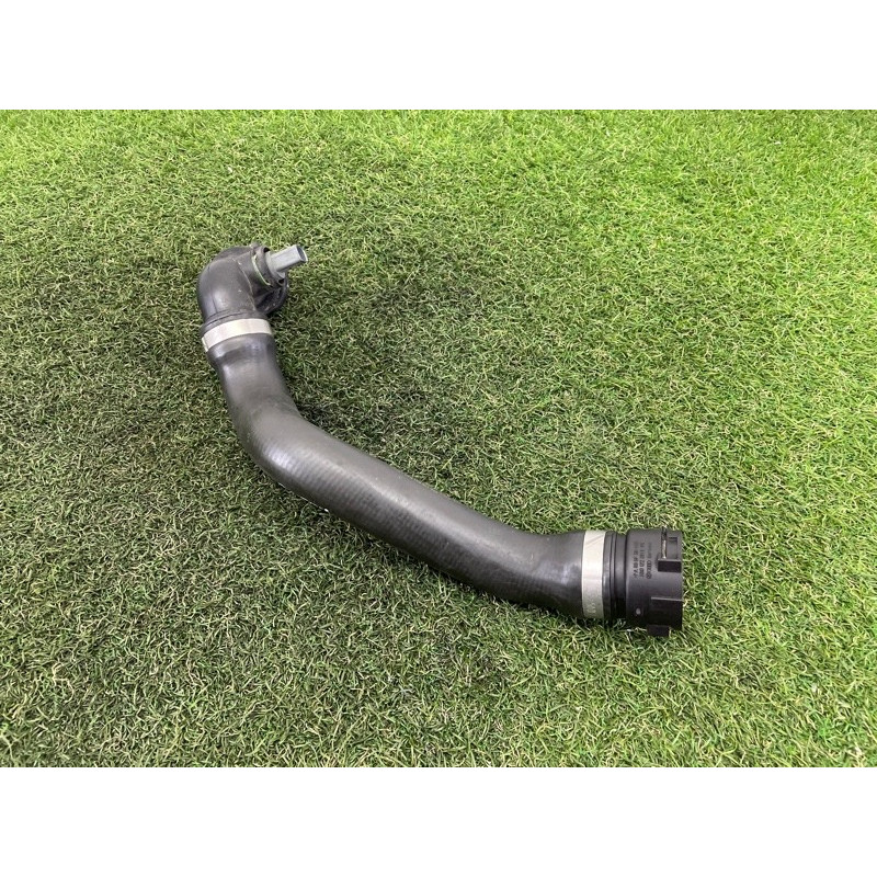 Патрубок (система охлаждения) Volkswagen Touareg NF 2013 3.0 Hybrid 7P0122051