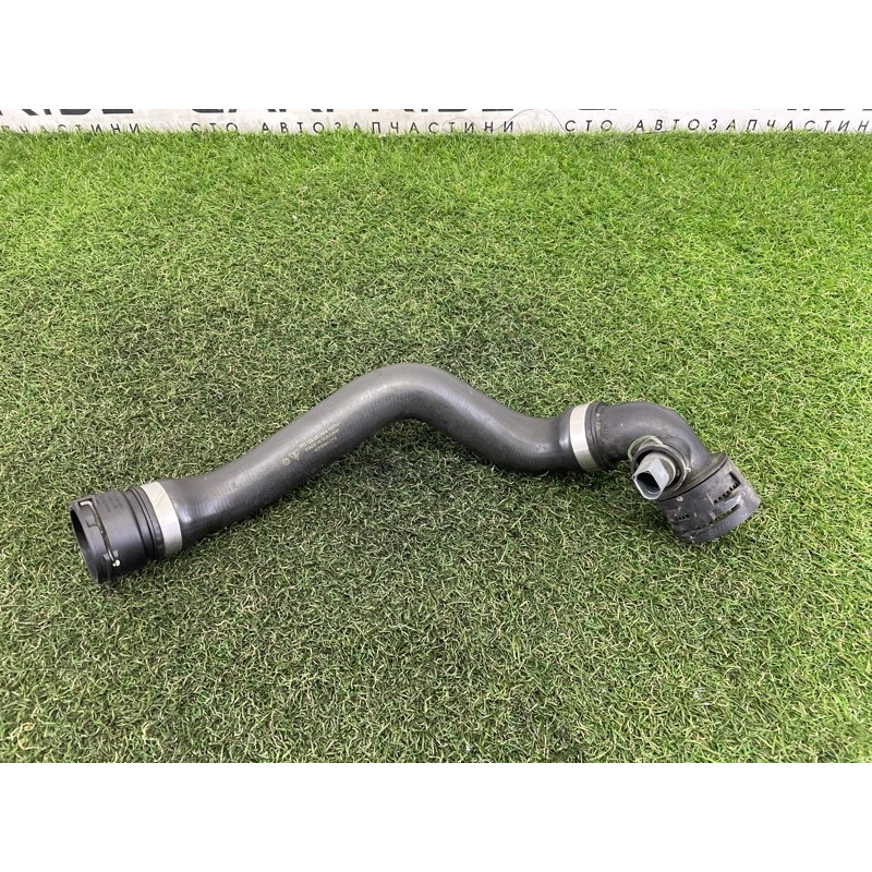 Патрубок (система охлаждения) Volkswagen Touareg NF 2013 3.0 Hybrid 7P0122051