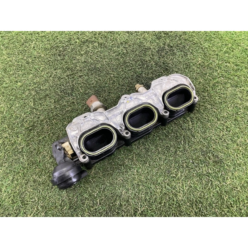 Коллектор впускной (впускная система) Volkswagen Touareg NF 2013 3.0 Hybrid 06E133109AR