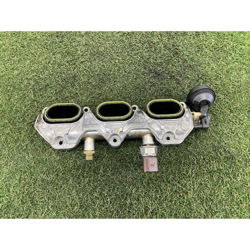 Коллектор впускной (впускная система) Volkswagen Touareg NF 2013 3.0 Hybrid 06E133109AR