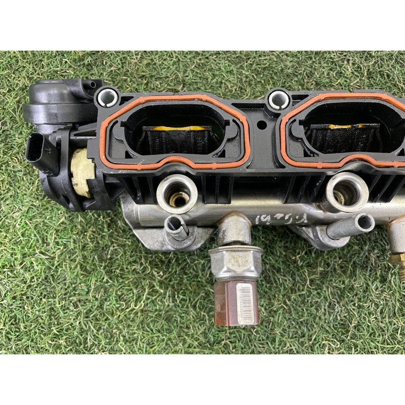 Коллектор впускной (впускная система) Volkswagen Touareg NF 2013 3.0 Hybrid 06E133109AR