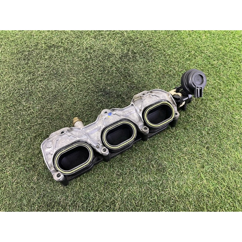 Коллектор впускной (впускная система) Volkswagen Touareg NF 2013 3.0 Hybrid 06E133110AR