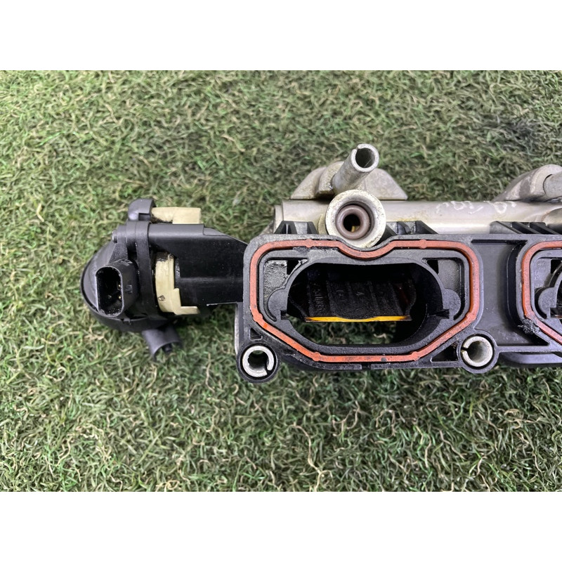 Коллектор впускной (впускная система) Volkswagen Touareg NF 2013 3.0 Hybrid 06E133110AR