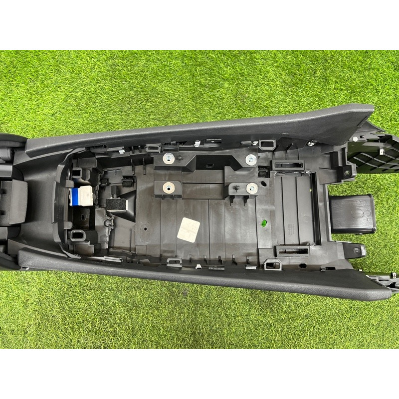 Центральная консоль (салон) Nissan Rogue T33 2023 1.5 KR15DDT 969106RR4A