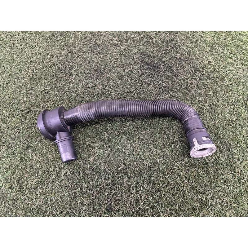 Трубка рецеркуляции воздуха (двигатель и элементы) BMW 3-series E90 2010 3.0 N54 11657556555