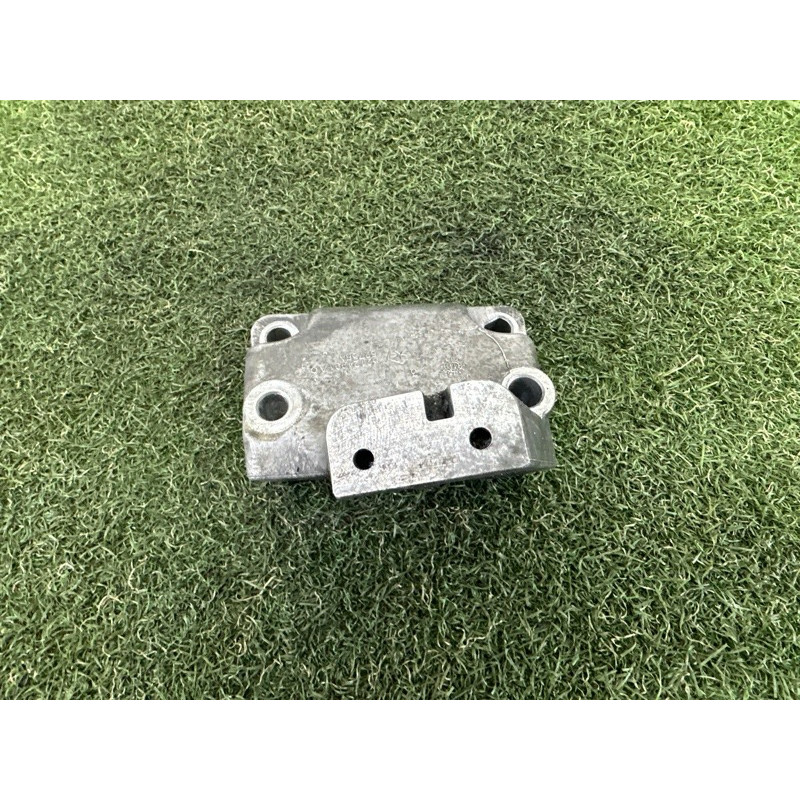 Кронштейн двигателя (кронштейны двигателя) Jeep Grand Cherokee WK2 2014 3.0 Diesel 52124991AC