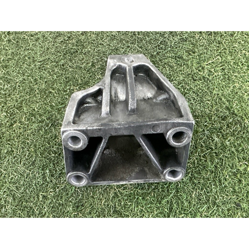 Кронштейн двигателя (кронштейны двигателя) Jeep Grand Cherokee WK2 2014 3.0 Diesel 52124991AC