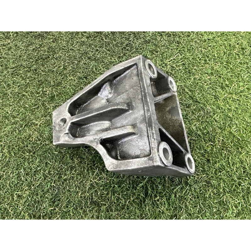 Кронштейн двигателя (кронштейны двигателя) Jeep Grand Cherokee WK2 2014 3.0 Diesel 52124991AC