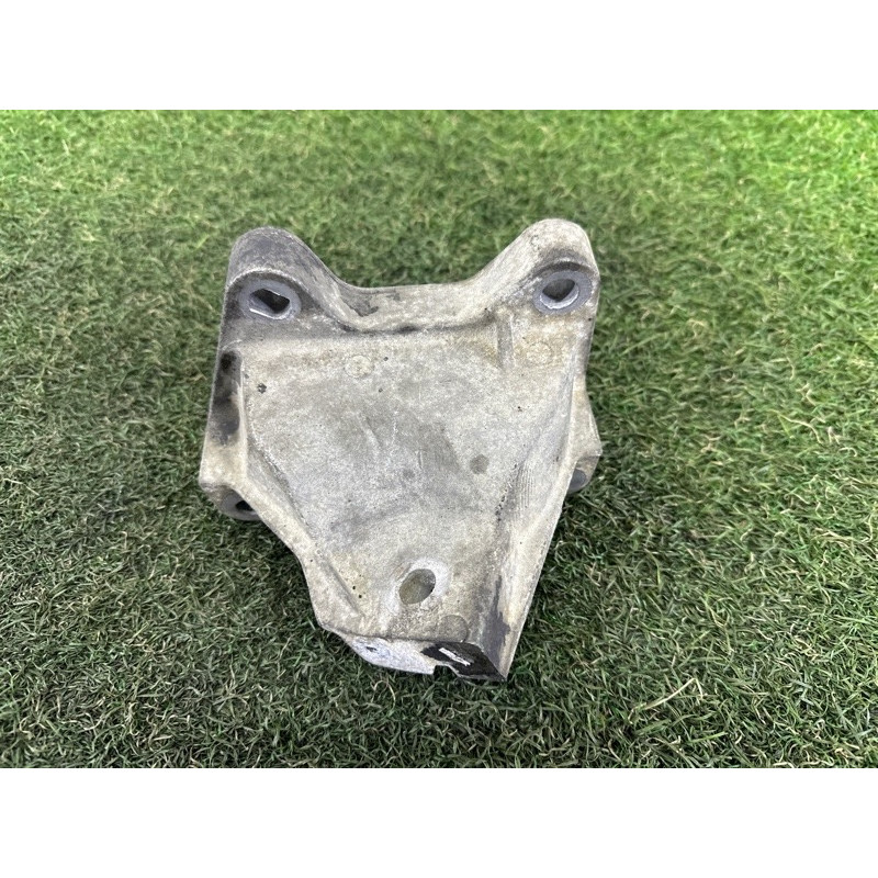 Кронштейн двигателя (кронштейны двигателя) Jeep Grand Cherokee WK2 2014 3.0 Diesel 52124991AC