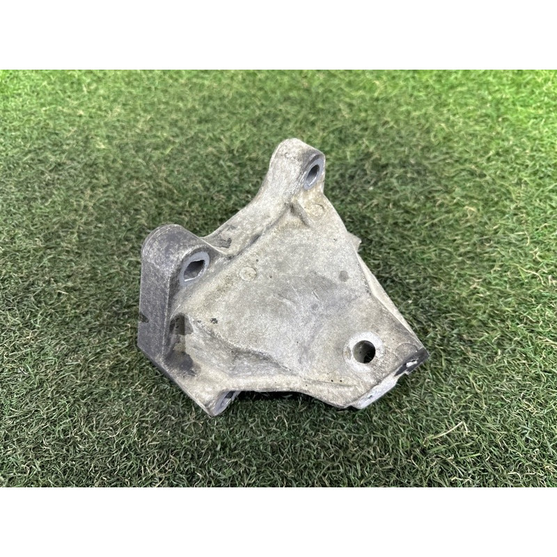 Кронштейн двигателя (кронштейны двигателя) Jeep Grand Cherokee WK2 2014 3.0 Diesel 52124991AC