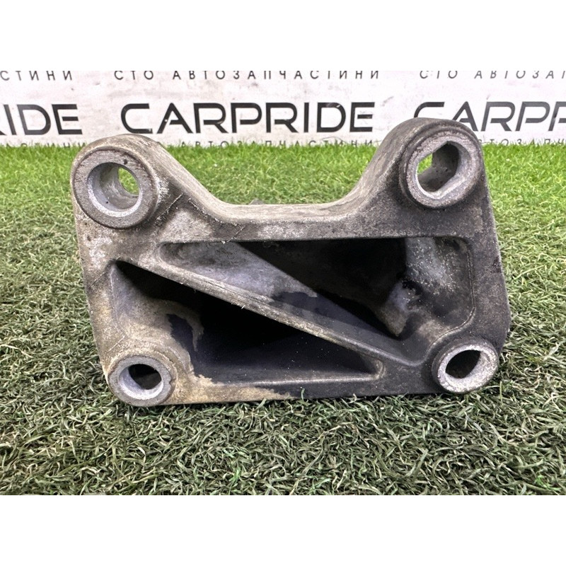 Кронштейн двигателя (кронштейны двигателя) Jeep Grand Cherokee WK2 2014 3.0 Diesel 52124991AC