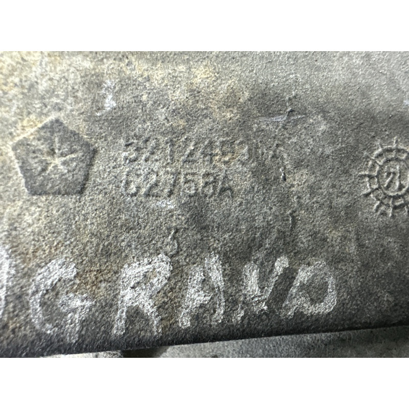 Кронштейн двигателя (кронштейны двигателя) Jeep Grand Cherokee WK2 2014 3.0 Diesel 52124991AC