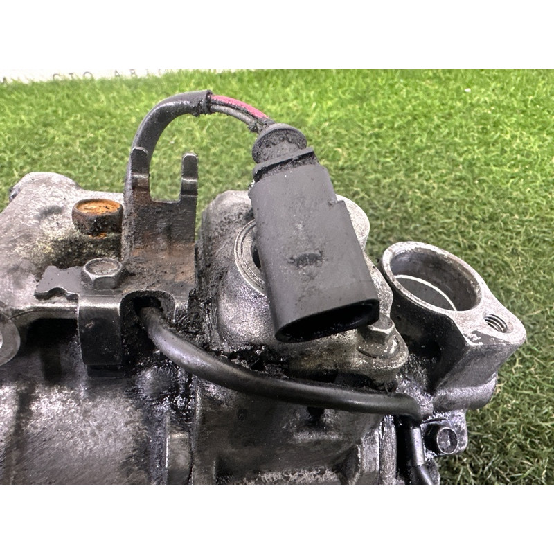 Компрессор кондиционера (отопление и кондиционирование) AUDI Q5 8R 2010 3.2 CALB 8K0260805K