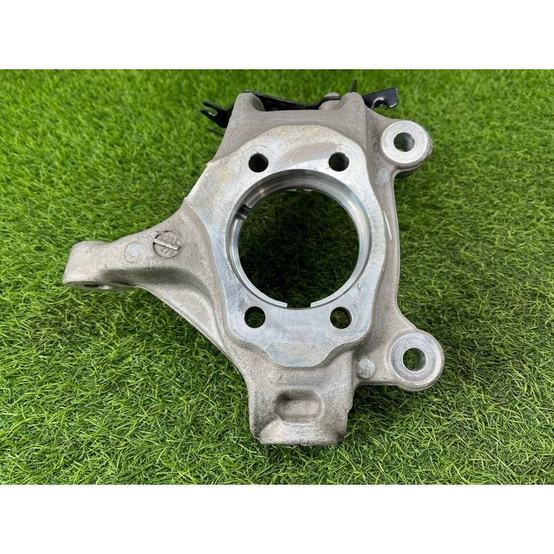 Поворотный кулак (подвеска) Nissan Rogue T33 2023 1.5 KR15DDT 400146RR0A