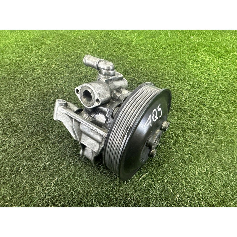 Насос гідропідсилювача керма (рульове керування) AUDI Q5 8R 2010 3.2 CALB 8R0145155T