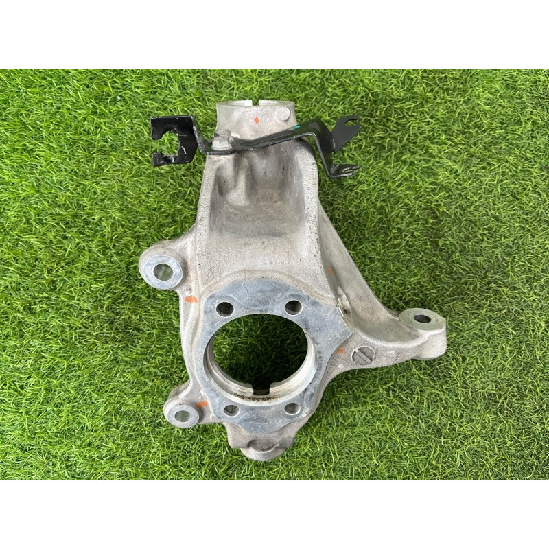 Поворотный кулак (подвеска) Nissan Rogue T33 2023 1.5 KR15DDT 400156RR0A