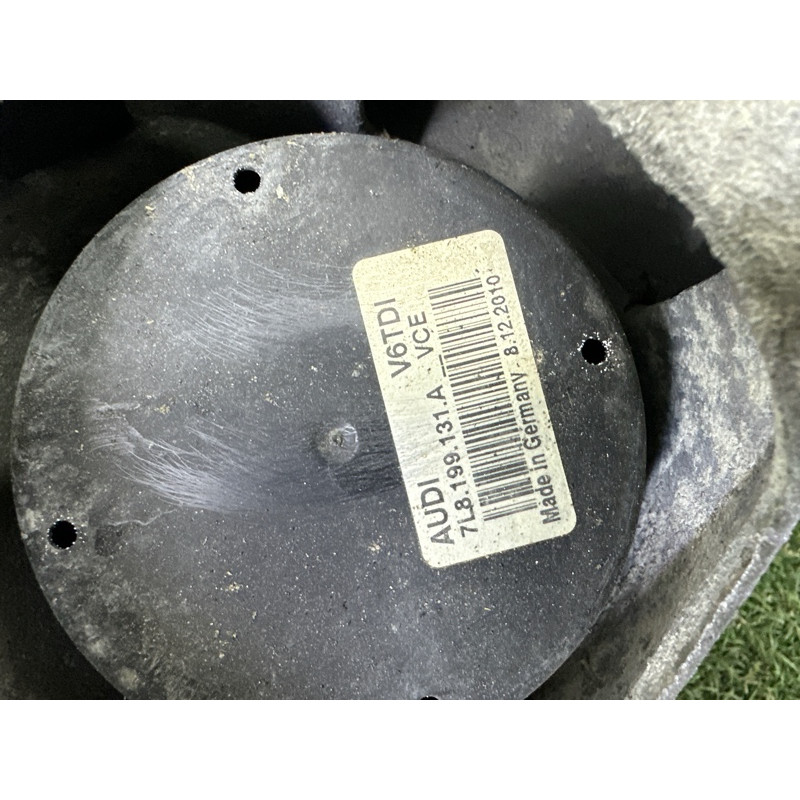 Кронштейн двигателя (кронштейны двигателя) AUDI Q7 4L 2011 3.0 TFSi 7P0199207