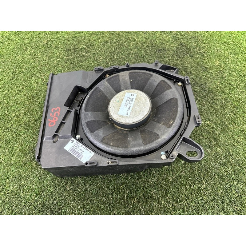 Сабвуфер (электрика) BMW X1 E84 2014 2.0 65139143144