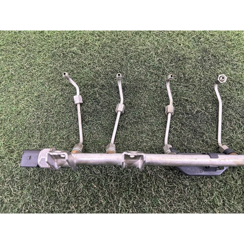 Топливная рампа (топливная система) BMW 7-series F01 2011 3.0 N54 13537575480