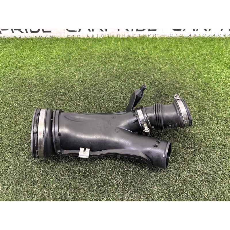 Патрубок воздушного фильтра (впускная система) BMW 7-series F01 2011 3.0 N54 13717582312