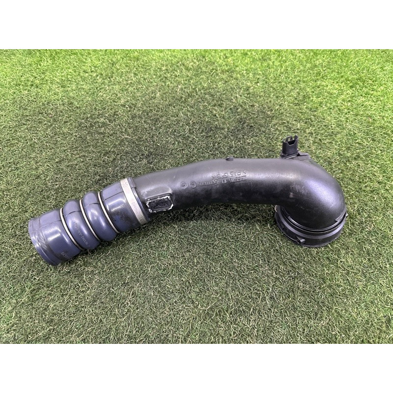 Патрубок интеркулера (двигатель и элементы) BMW 7-series F01 2011 3.0 N54 13717594722