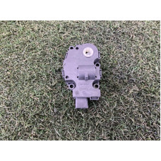 Привод заслонки отопителя