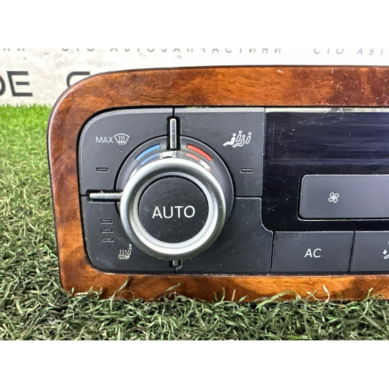 Панель управления климат-контролем (электрика / блоки управления) Volkswagen Touareg NF 2012 3.0 Hybrid CGFA 7P6907040AG