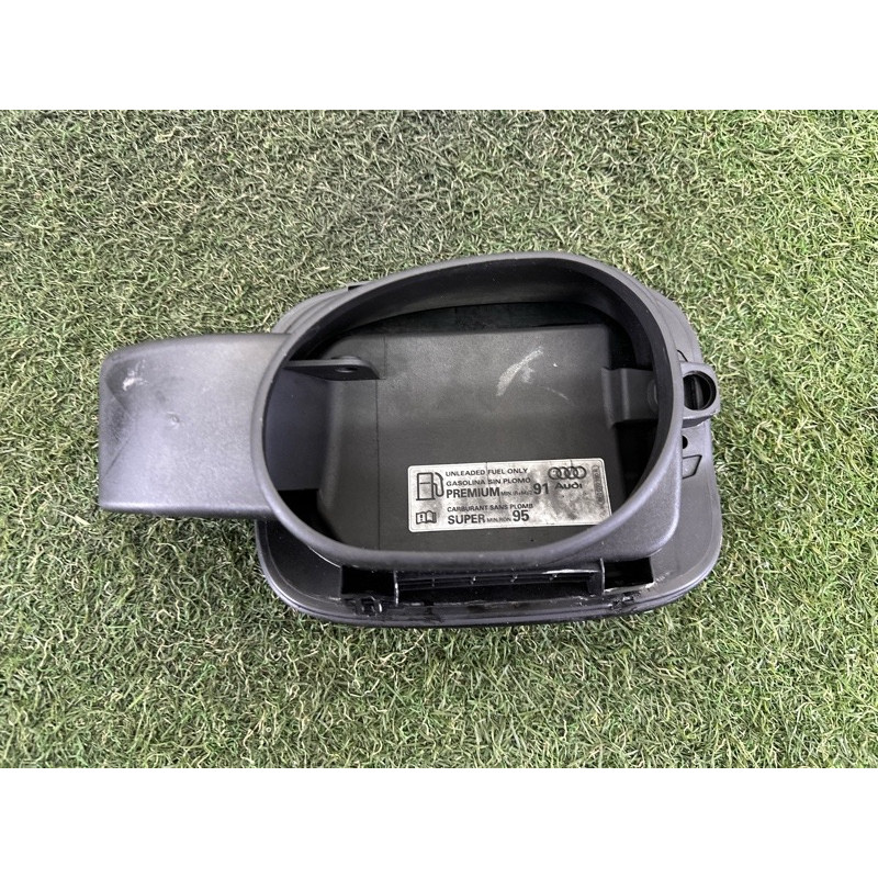 Кришка паливного бака (кузов і елементи) AUDI Q5 8R 2010 3.2 CALB 8R0809999B