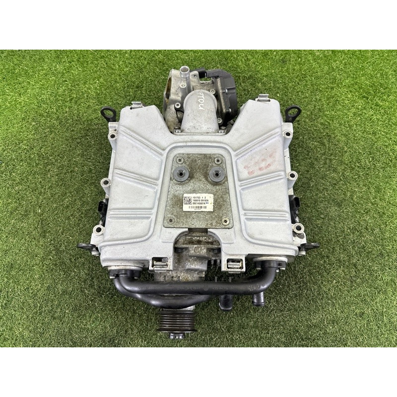 Компрессор ДВС (впускная система) Volkswagen Touareg NF 2012 3.0 Hybrid CGFA 06E145601AN