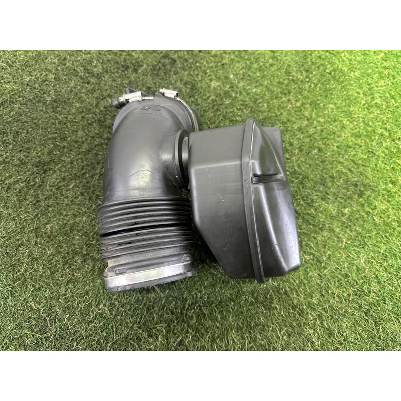 Резонатор воздушный (впускная система) BMW X3 F25 2012 3.0 13717601873