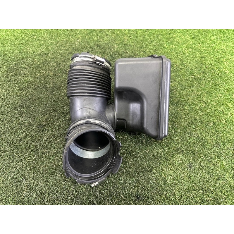 Резонатор воздушный (впускная система) BMW X3 F25 2012 3.0 13717601873