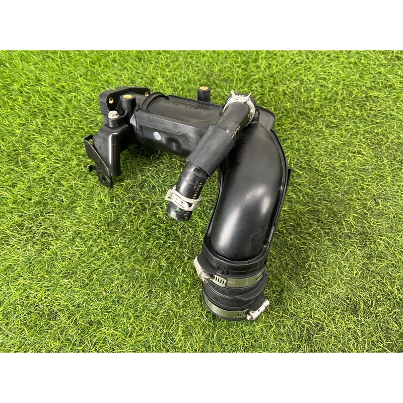 Патрубок впускного коллектора (закрытая категория) Nissan Rogue T33 2023 1.5 KR15DDT 165766RC3B