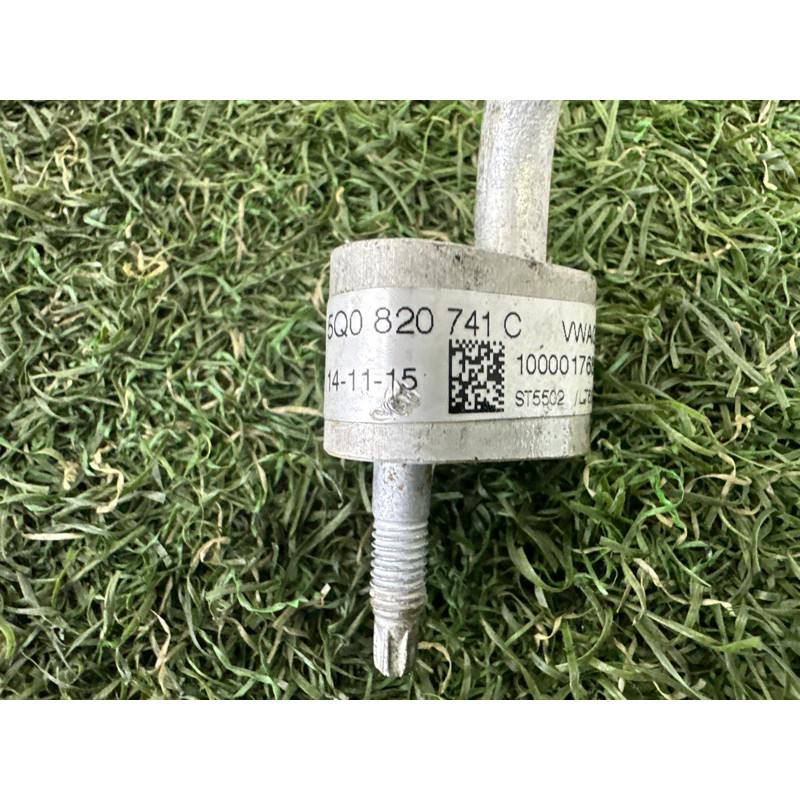 Трубка кондиционера (отопление и кондиционирование) AUDI A3 8V 2016 1.8 CNSB 5Q0820741C