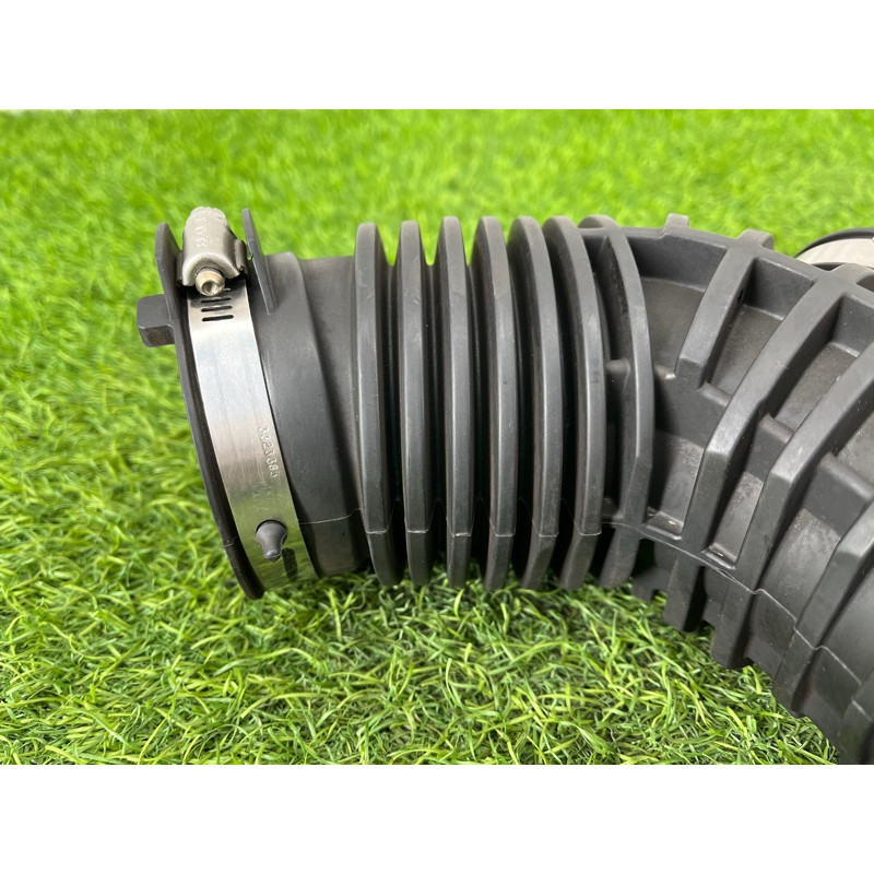 Патрубок воздушного фильтра (впускная система) Nissan Rogue T33 2023 1.5 KR15DDT 165786RC1B