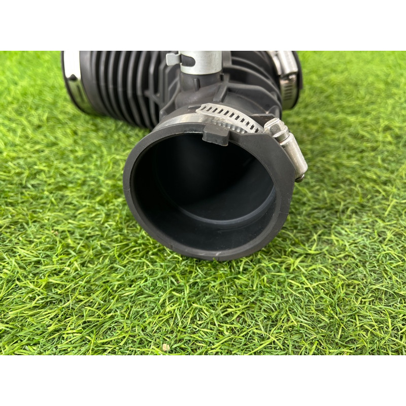 Патрубок воздушного фильтра (впускная система) Nissan Rogue T33 2023 1.5 KR15DDT 165786RC1B