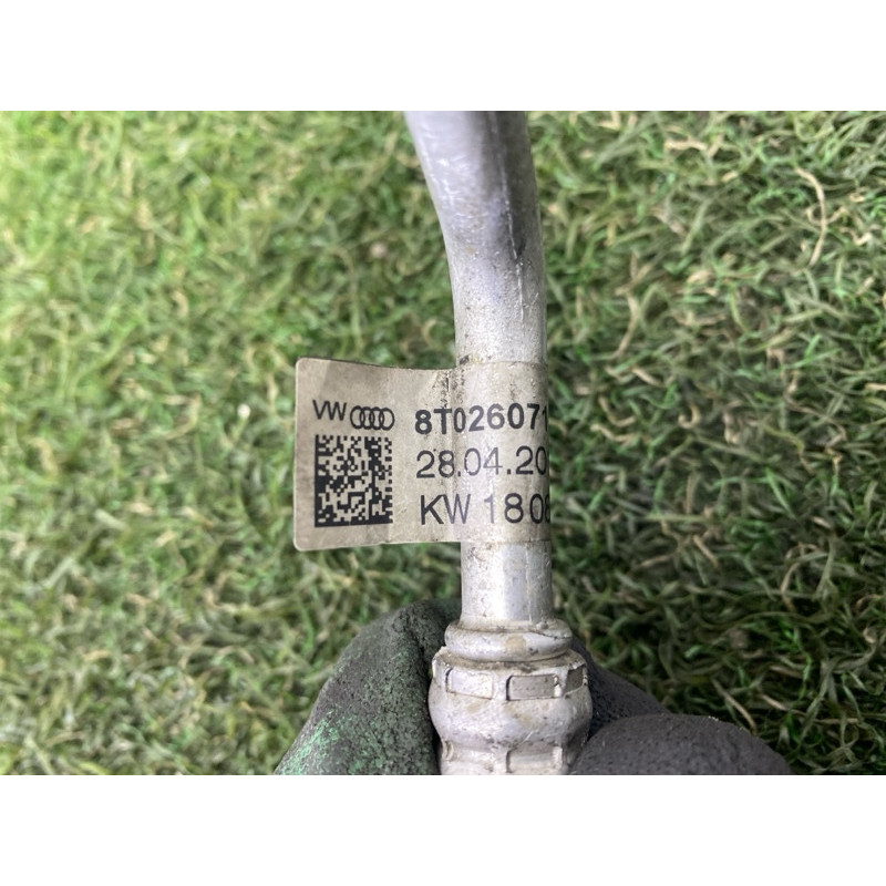 Трубка кондиционера (отопление и кондиционирование) AUDI A4 B8 2014 2.0 TFSI 8T0260710F