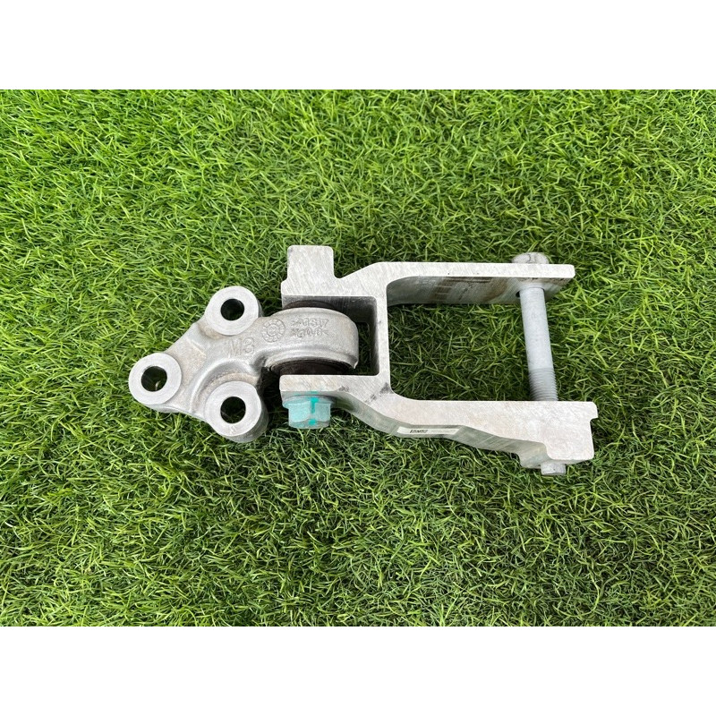 Кронштейн подушки двигателя (кронштейны двигателя) Nissan Rogue T33 2023 1.5 KR15DDT 113326RC0A