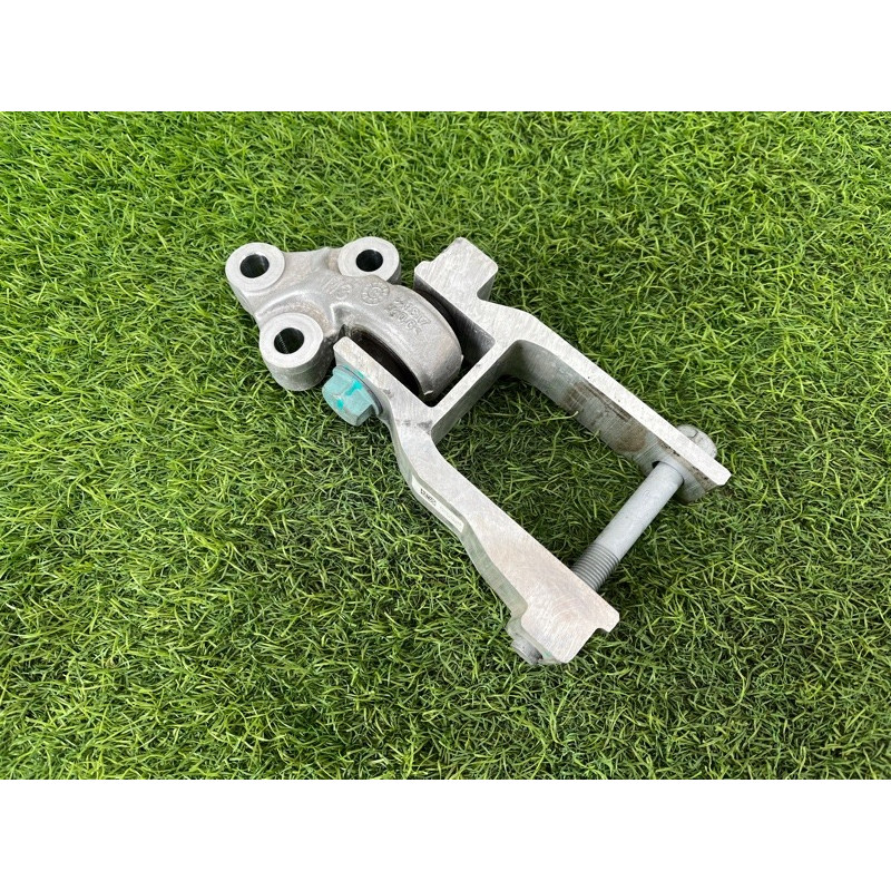 Кронштейн подушки двигателя (кронштейны двигателя) Nissan Rogue T33 2023 1.5 KR15DDT 113326RC0A
