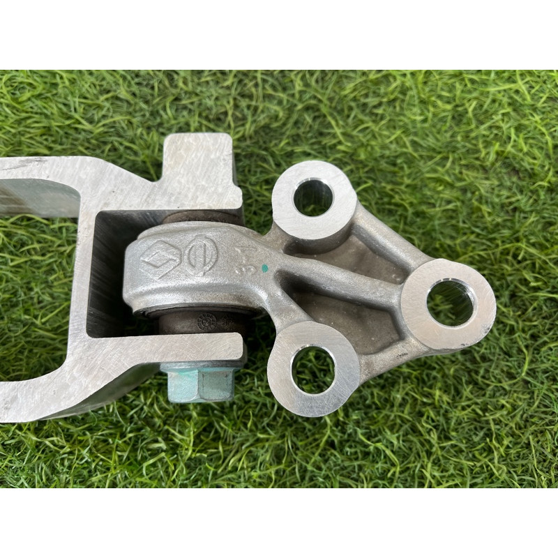 Кронштейн подушки двигателя (кронштейны двигателя) Nissan Rogue T33 2023 1.5 KR15DDT 113326RC0A