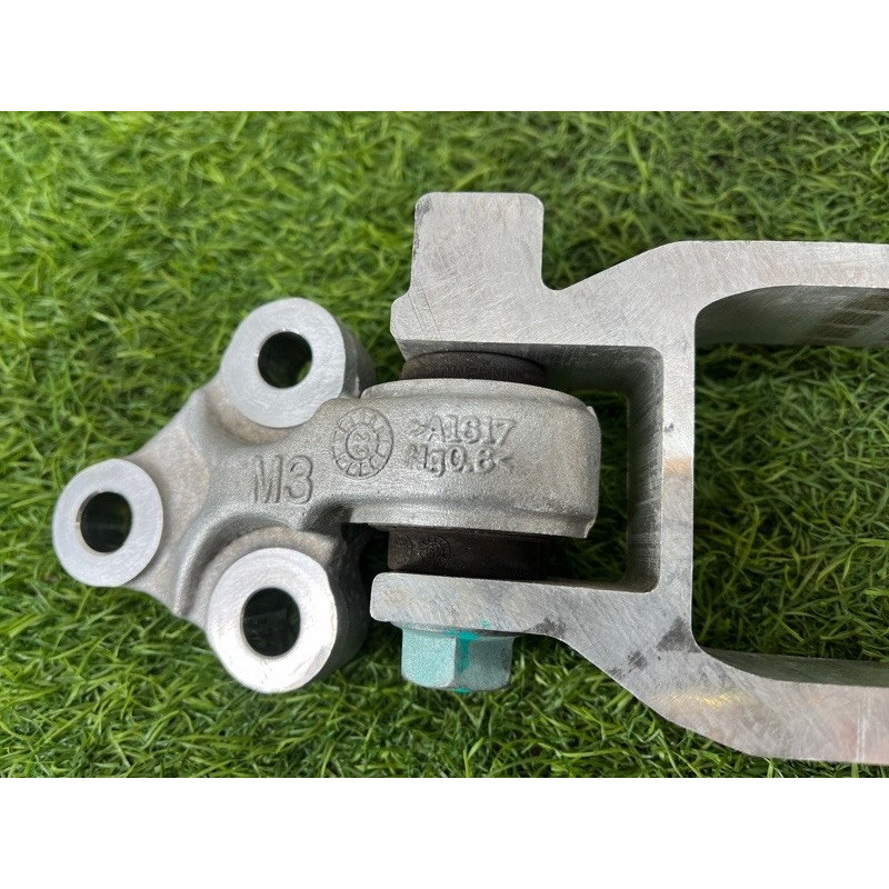 Кронштейн подушки двигателя (кронштейны двигателя) Nissan Rogue T33 2023 1.5 KR15DDT 113326RC0A