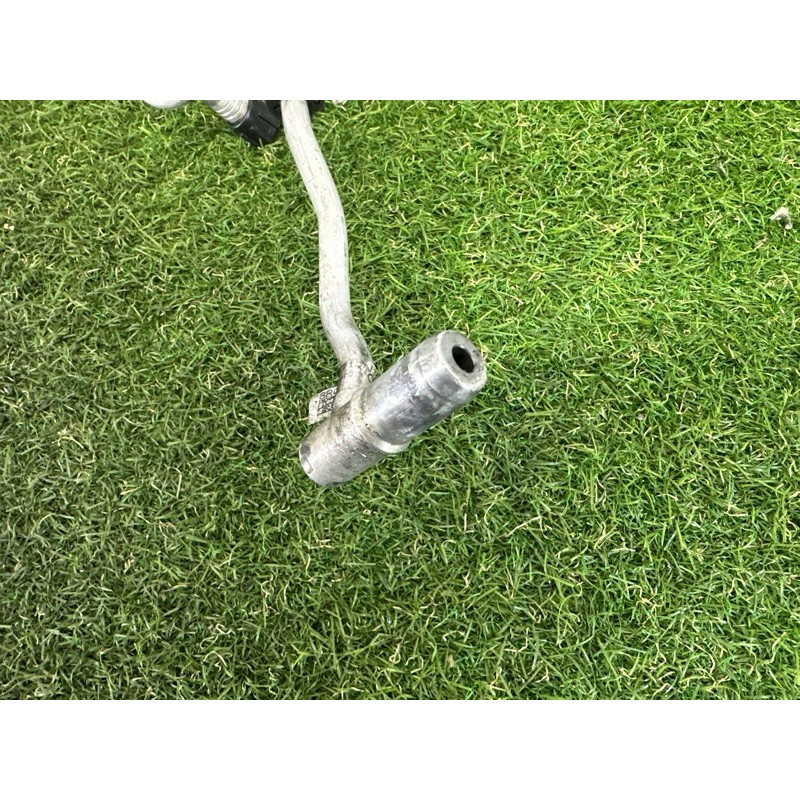 Трубка кондиционера (отопление и кондиционирование) AUDI Q5 8R 2012 3.2 8R0260710J