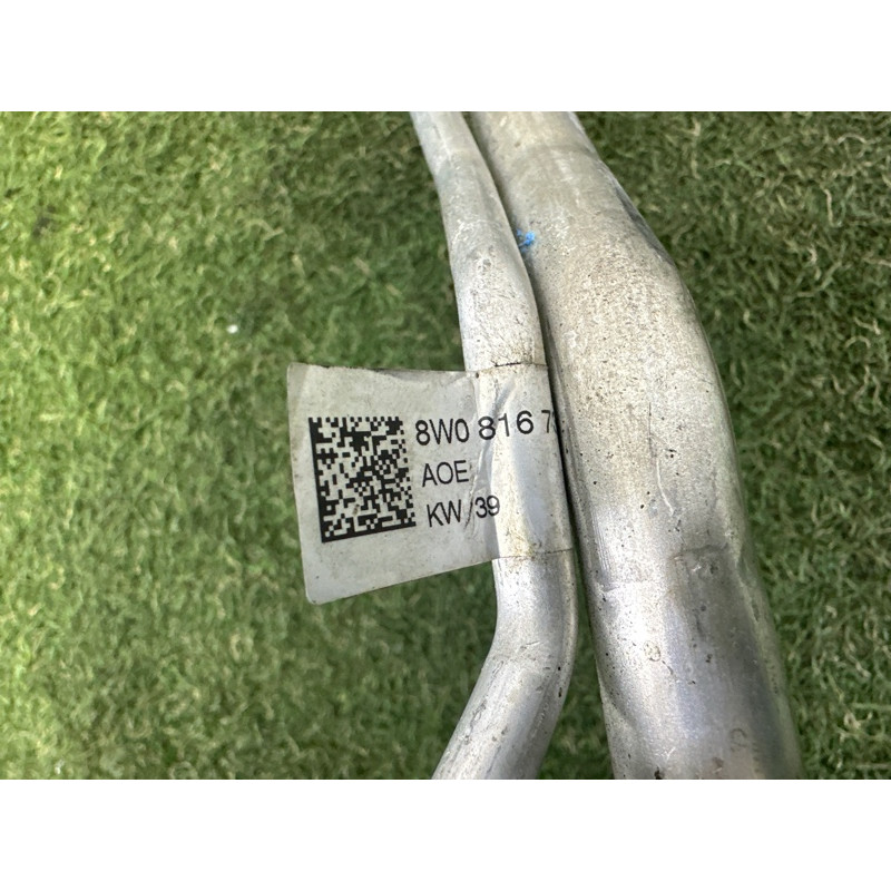 Трубка кондиціонера (обігрів та кондиціювання) AUDI A4 B9 2017 2.0 TFSI 8W0816738Q