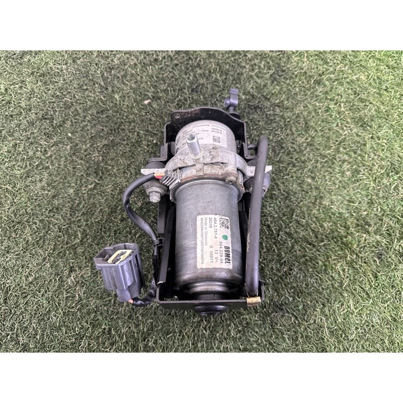 Вакуумный насос (тормозная система) Volkswagen Touareg NF 2012 3.0 Hybrid CGFA 7P0614215A