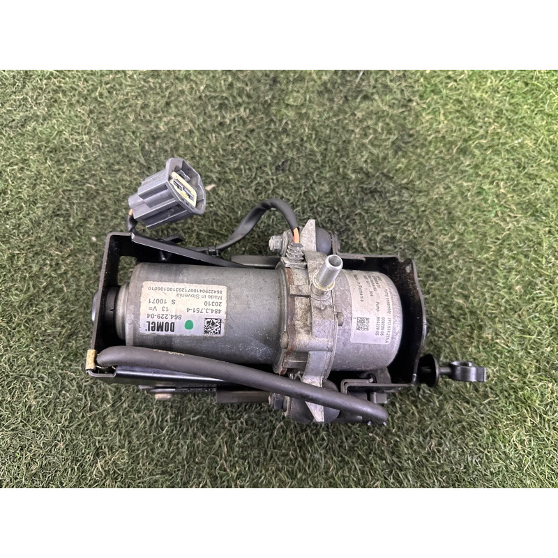 Вакуумный насос (тормозная система) Volkswagen Touareg NF 2012 3.0 Hybrid CGFA 7P0614215A